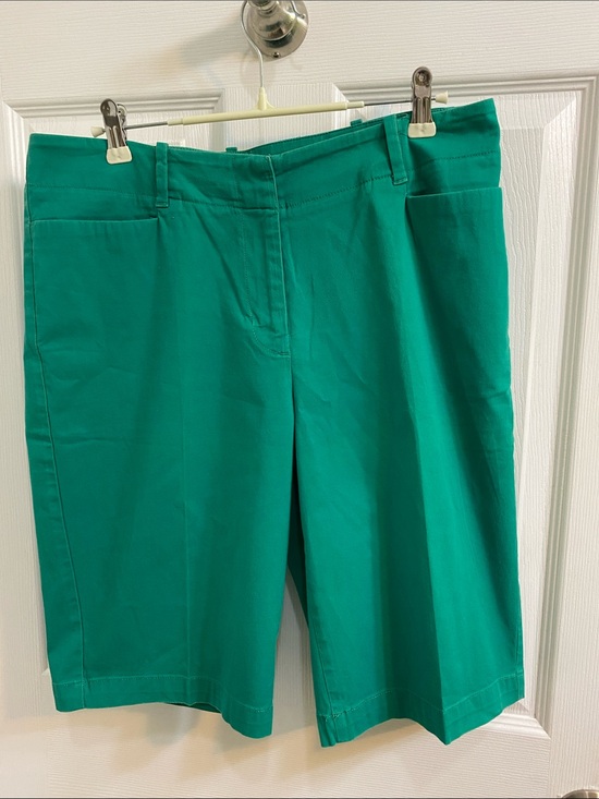 Talbots Pants - Talbots Green 11” Perfect Short Women’s Size 10 Summer Business Casual Classic